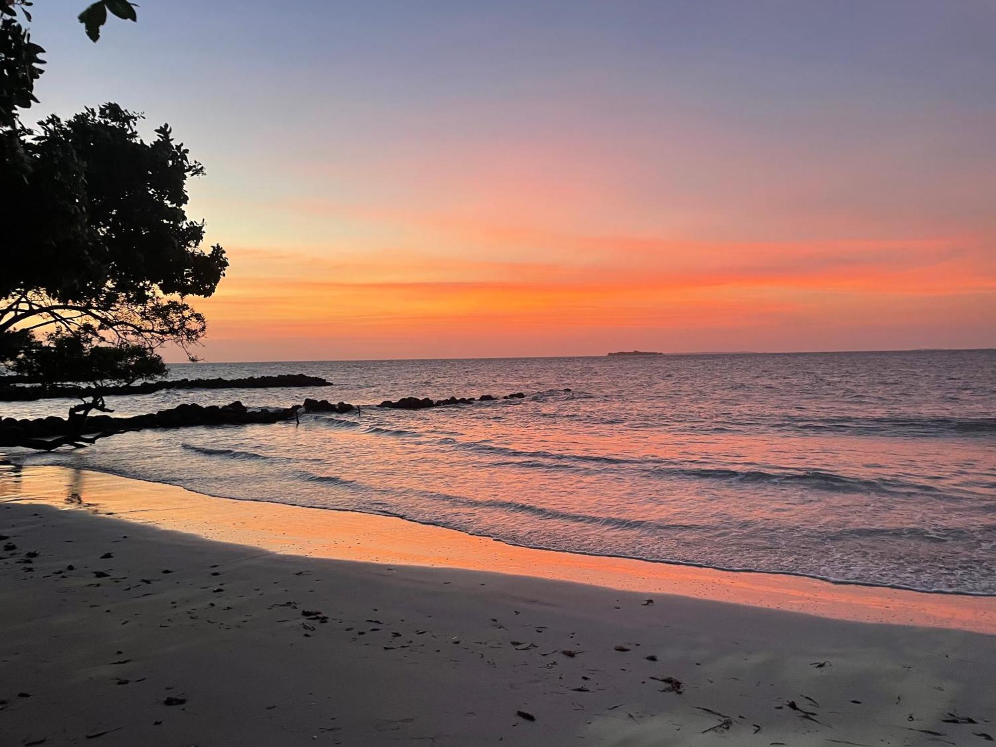 Carey Beach Бару Экстерьер фото