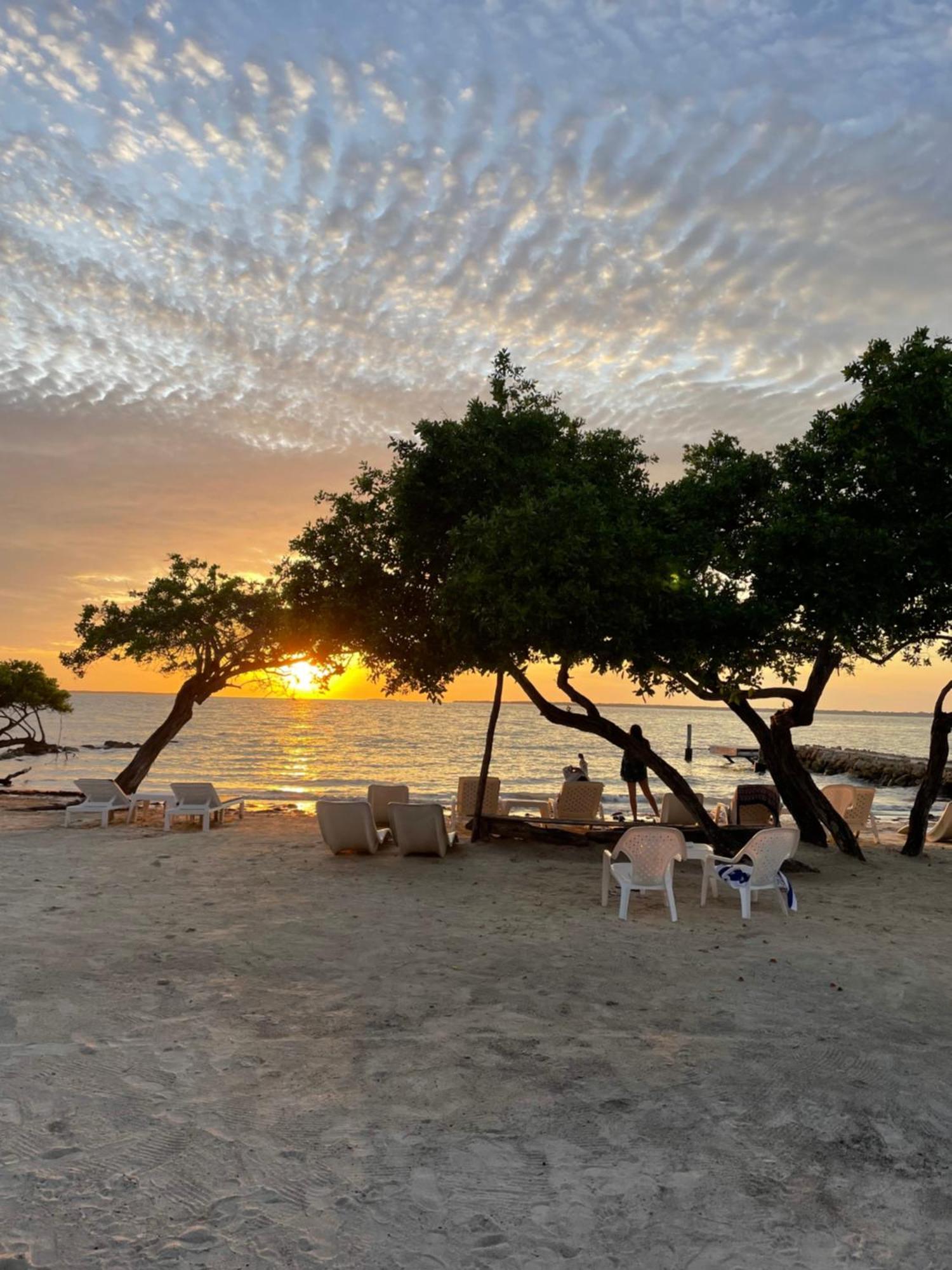 Carey Beach Бару Экстерьер фото